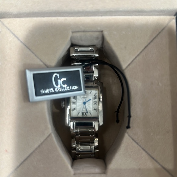 Guess Collection Watch - Picture 2 of 4